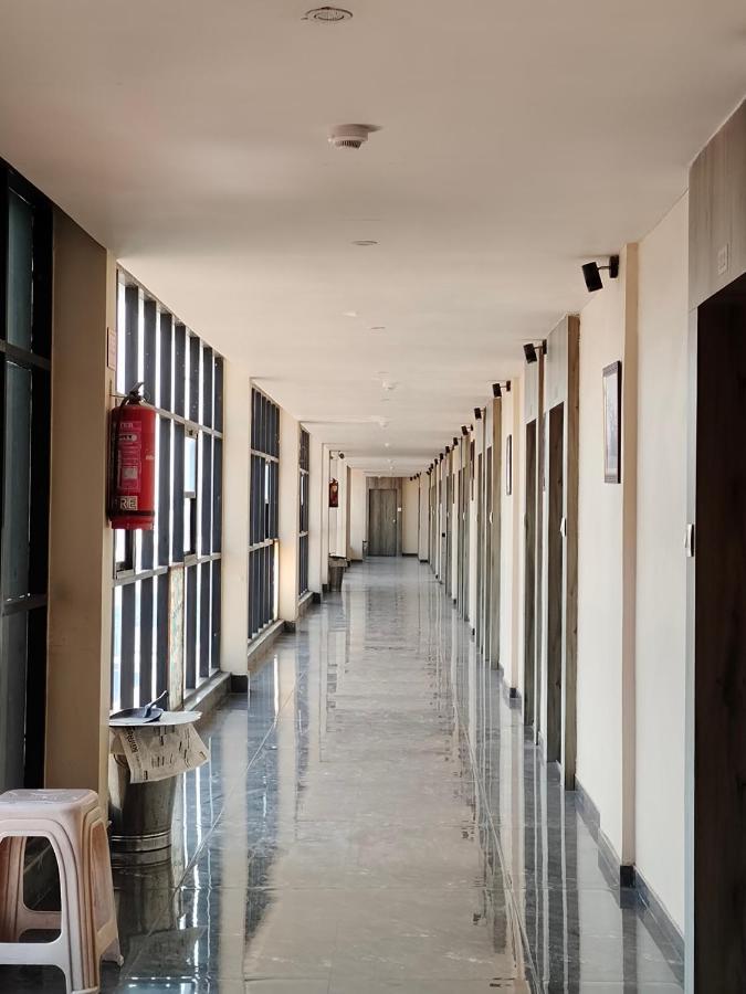 Hotel Palm Residency Ahmedabad Bagian luar foto