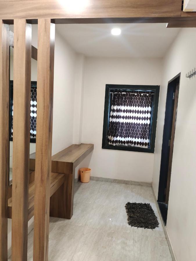 Hotel Palm Residency Ahmedabad Bagian luar foto