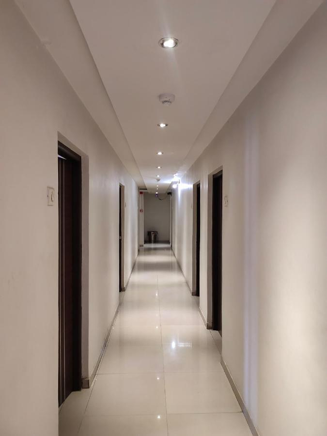 Hotel Palm Residency Ahmedabad Bagian luar foto